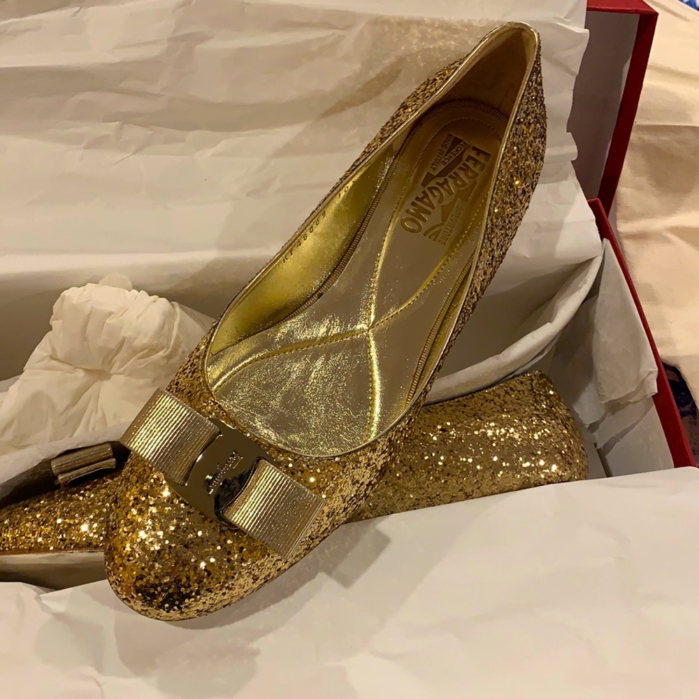 COPY - Salvatore Ferragamo Varina G 1 cm gold glittered bow ballerina flat